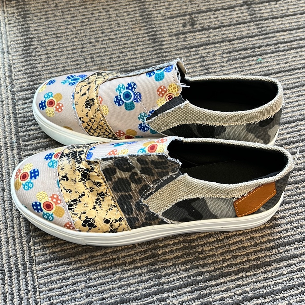 Multi-pattern sneaker